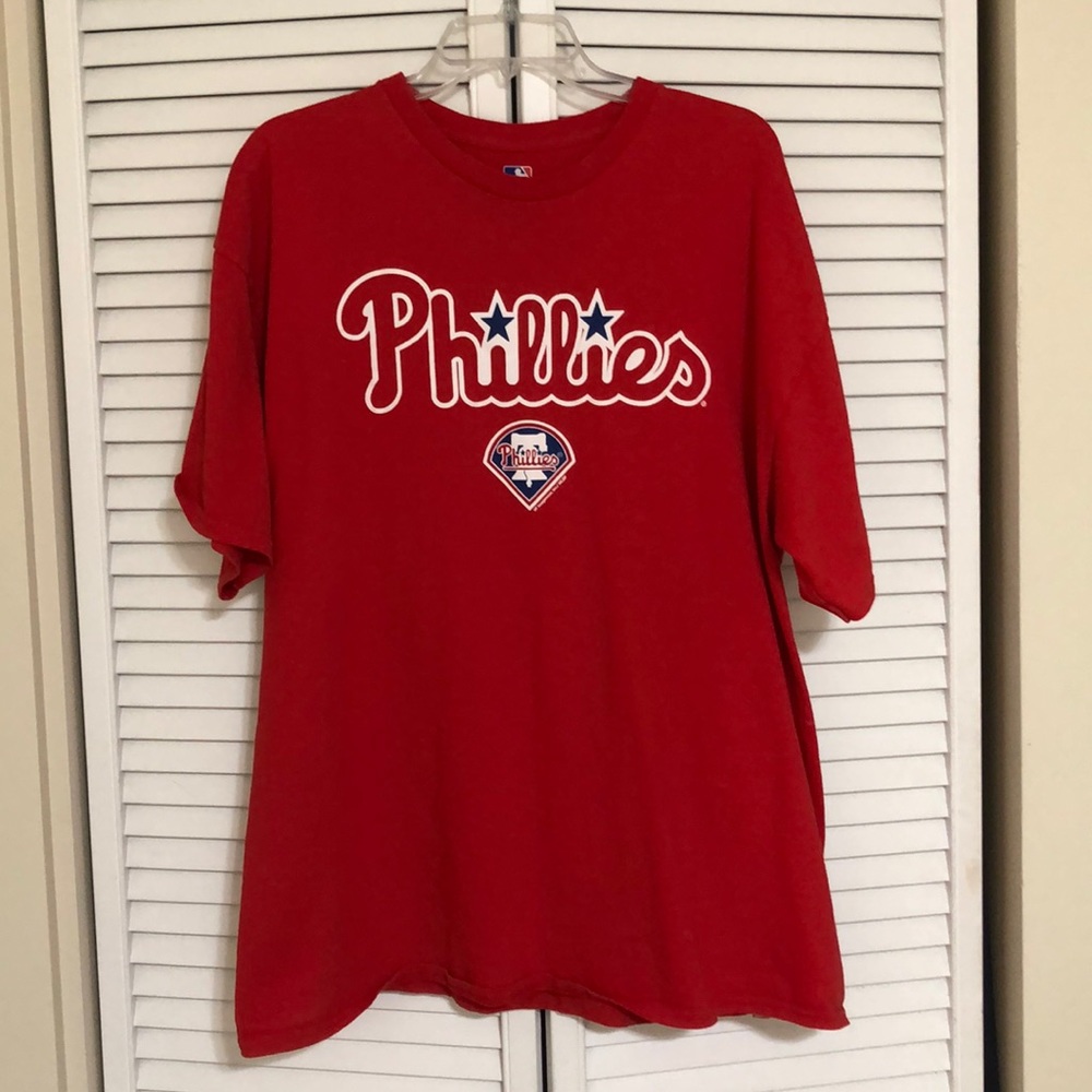 Phillies t-shirt
